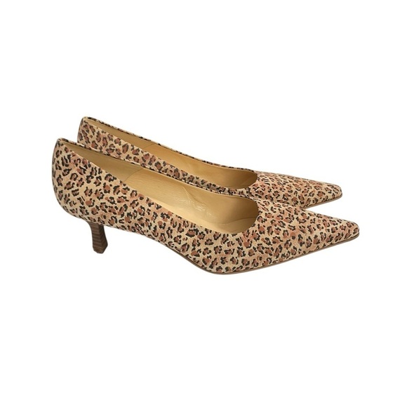 VTG Gianni Bini Brown, Carmel, Black Animal Print Suede 2”Heel
Pumps. - Picture 4 of 14
